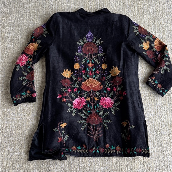 Embroidered Floral Black Jacket - Picture 7 of 7